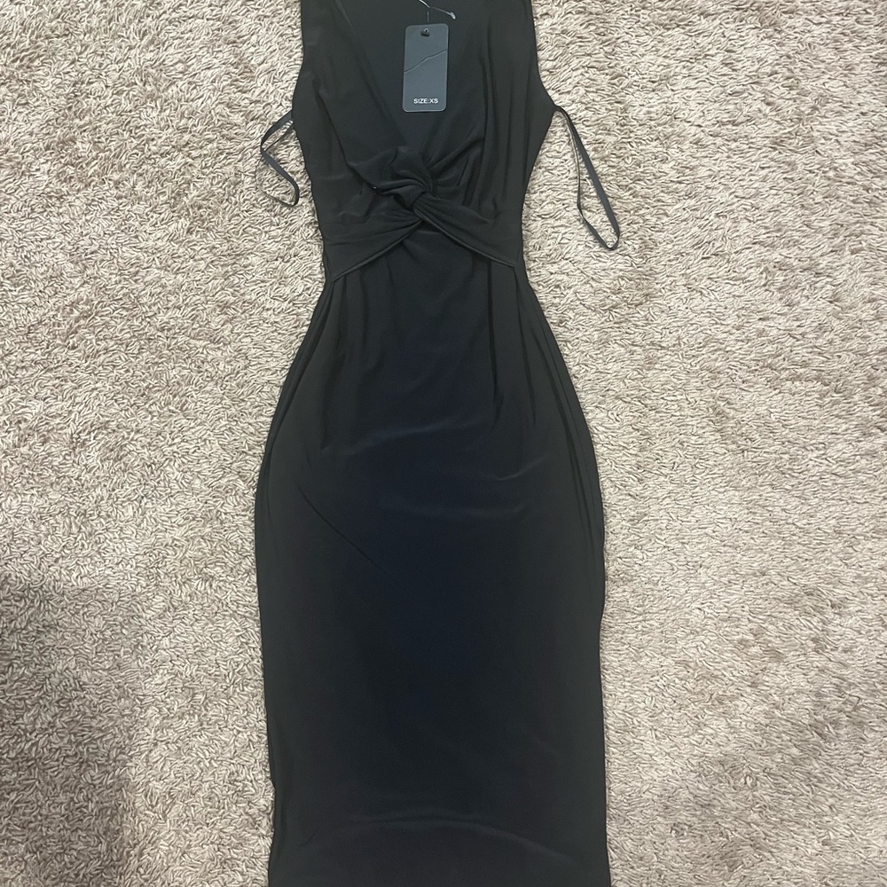 Elegant Black Sleeveless Dress